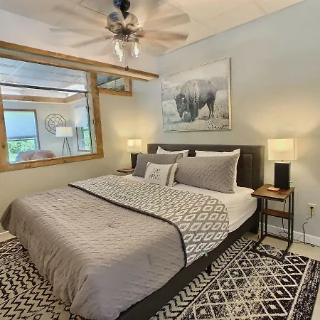 The Maples Apt - King Bed, Pet Friendly, Beautiful Views Ellicottville Exterior photo