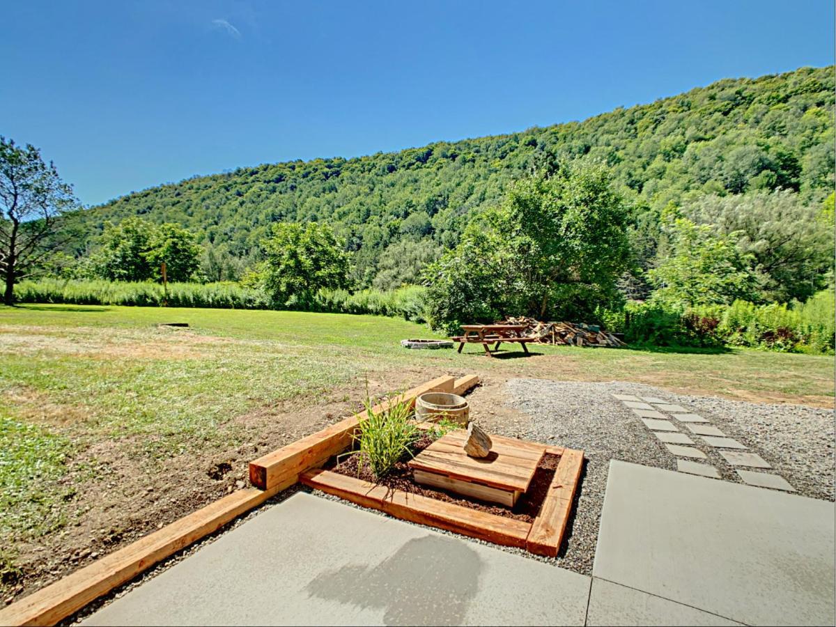 The Maples - King Bed, Pet Friendly, Beautiful Views *