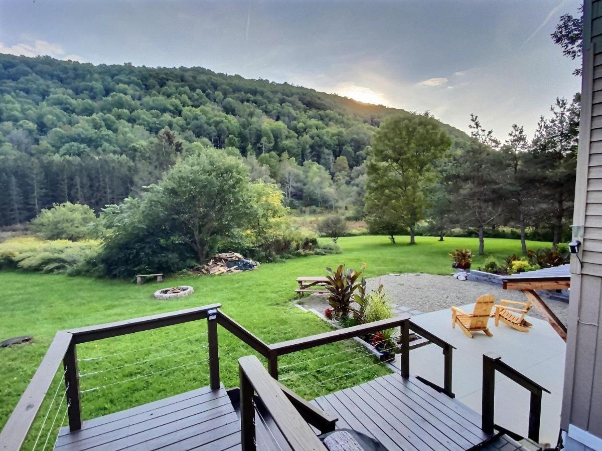 The Maples - King Bed, Pet Friendly, Beautiful Views Apartment *