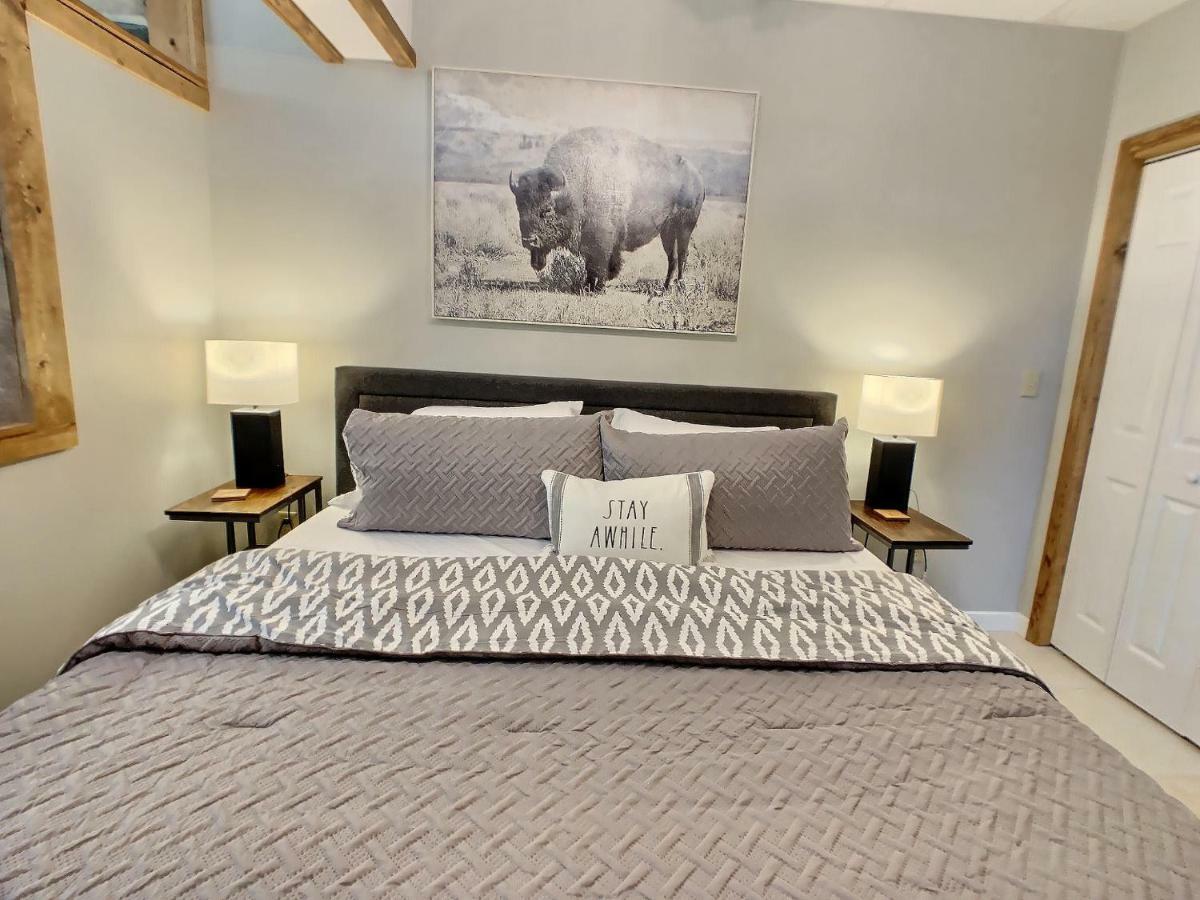 Apartment The Maples - King Bed, Pet Friendly, Beautiful Views *