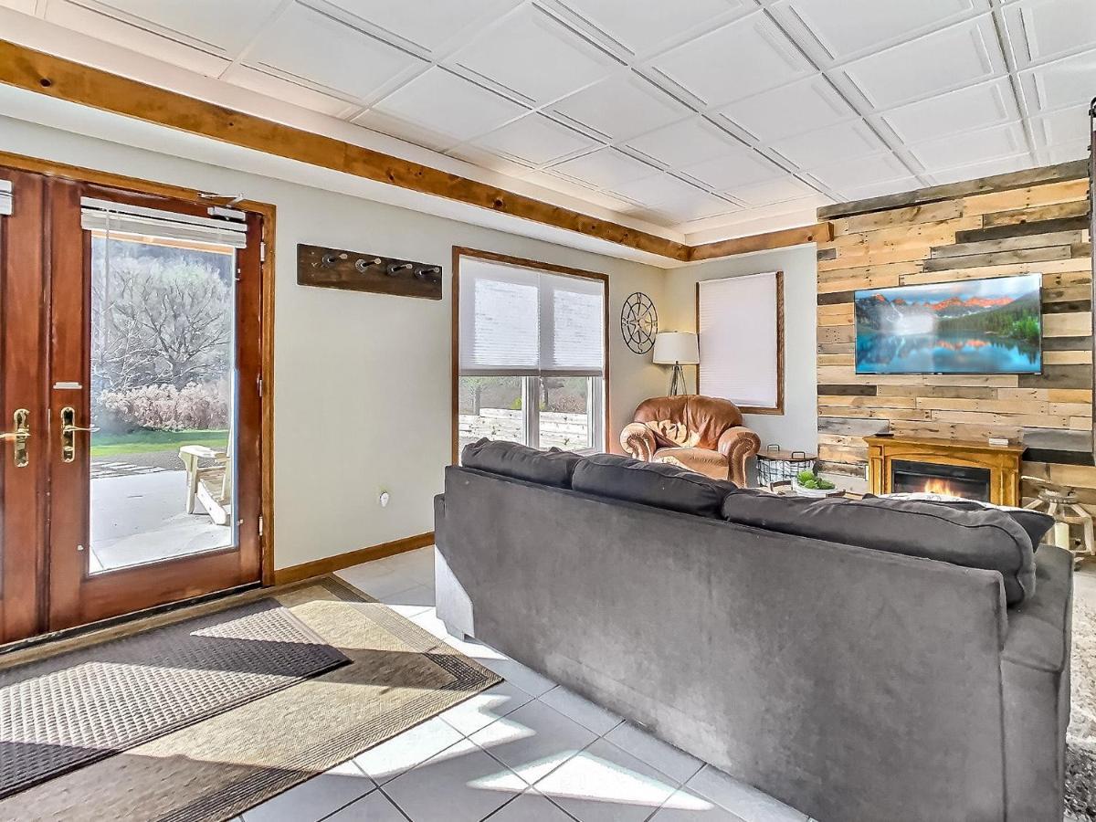The Maples - King Bed, Pet Friendly, Beautiful Views Apartment